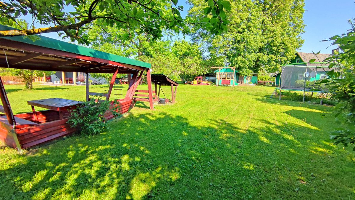 Ближайшая беседка и мангал в 10 метрах