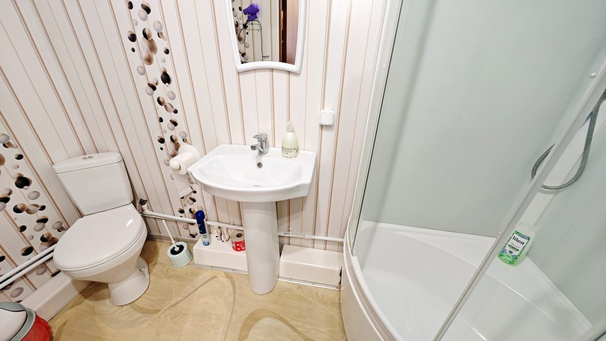 Малиновые апартаменты. В ванной комнате полотенца, фен, сушилка и т.д.