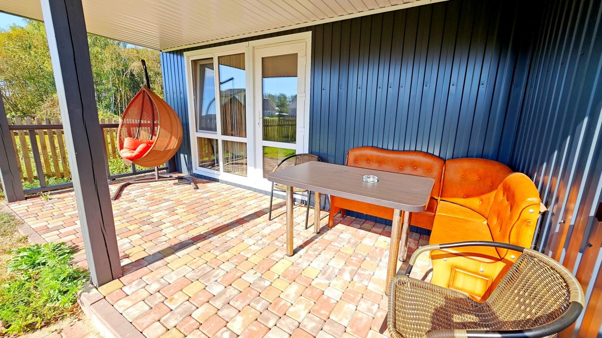 Панорамное окно, терраса и отдельный вход