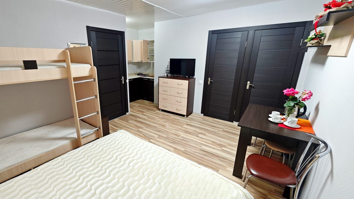 Шкаф и комод для вещей