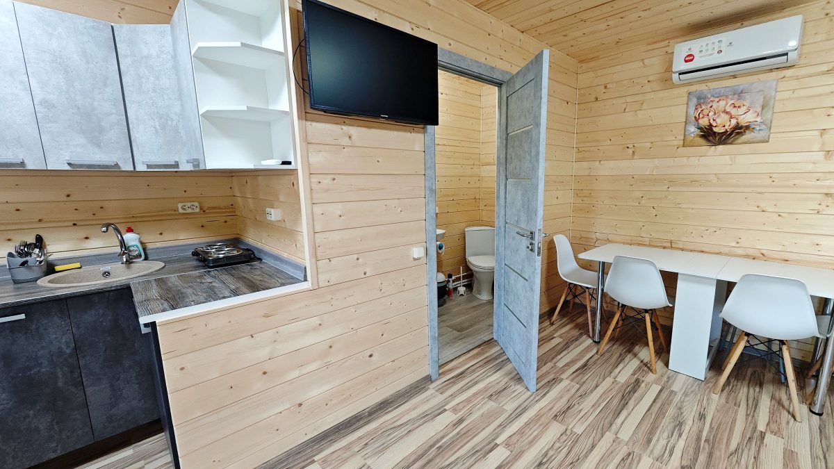 Собственная кухня и ванная комната