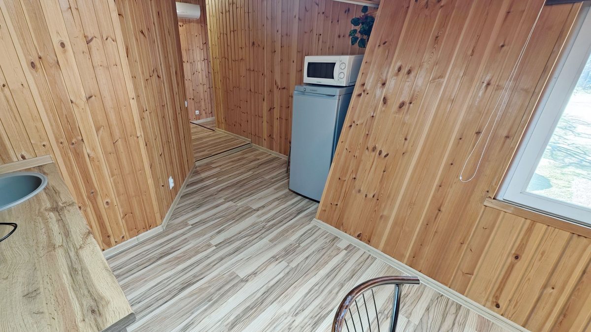 Кондиционер и две непроходные спальни