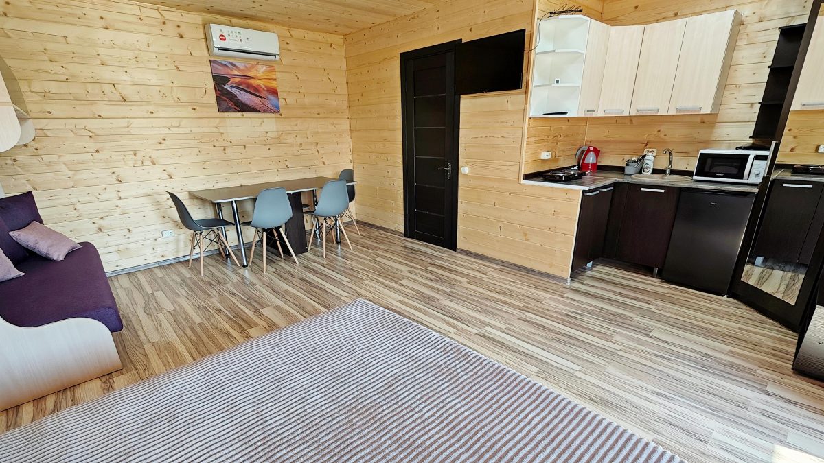 Кондиционер, двухъярусная кровать длиной 185 см