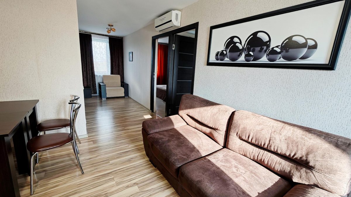 Кондиционер и три непроходные спальни