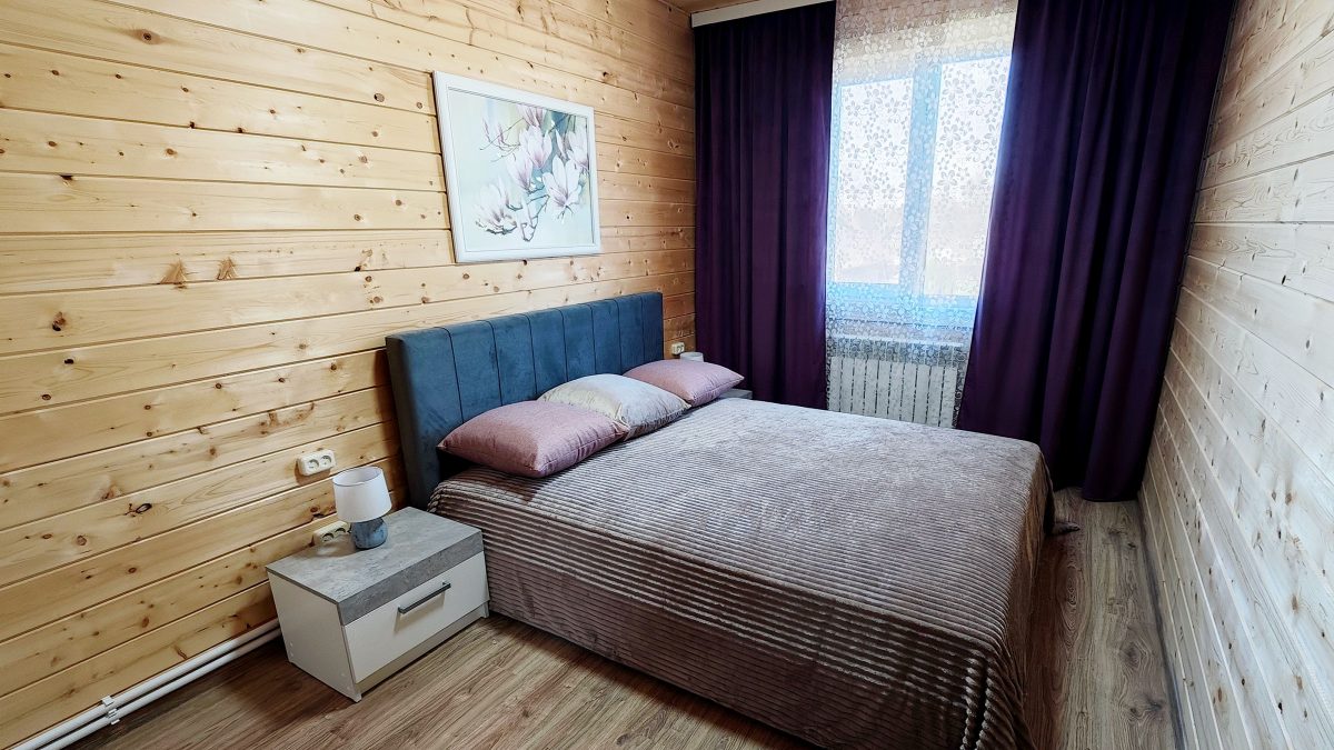 В спальнях две большие кровати 160 см.