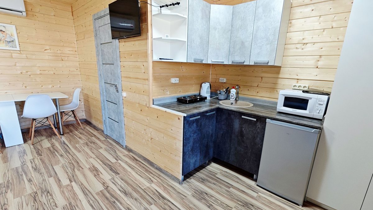 Собственная кухня и ванная комната