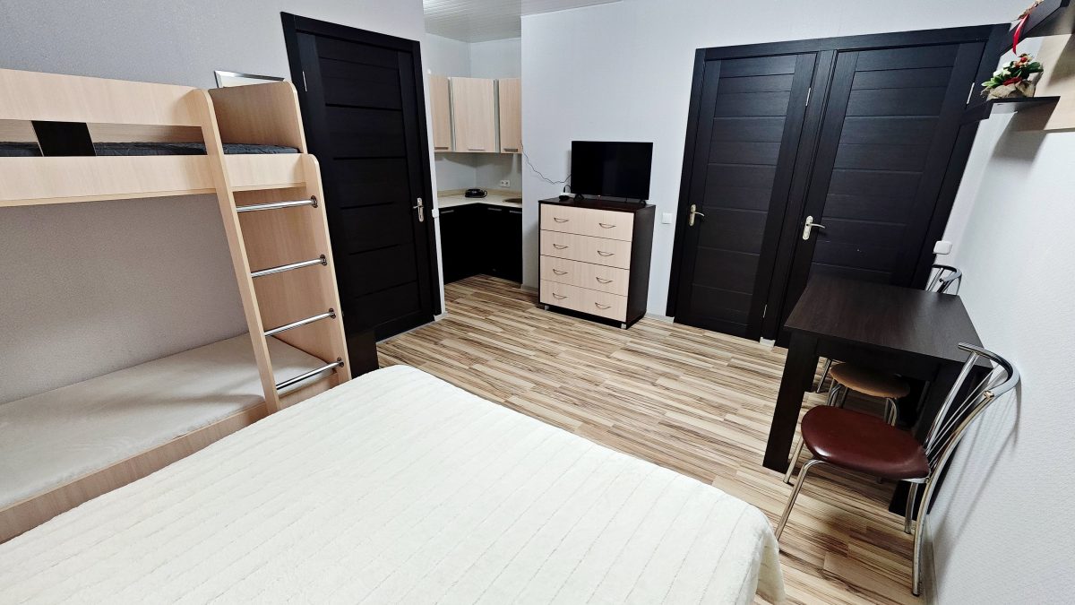 Шкаф и комод для вещей